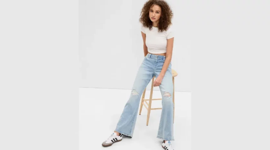 Women's bell-bottom jeans