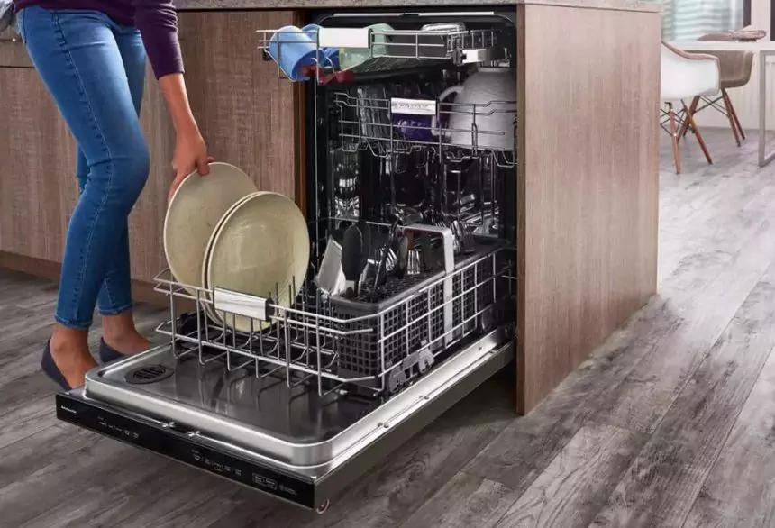 What are the key advantages of using kitchen dishwashers?