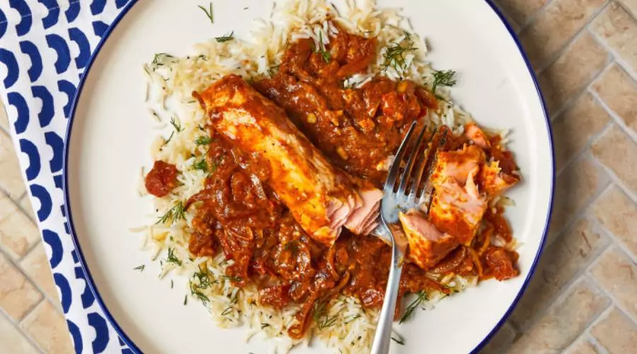 Salmon & Tomato Curry With Dill Rice 
